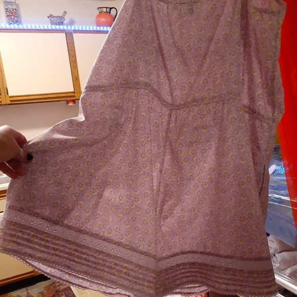 Shorts/Overall - Picture 8 of 15